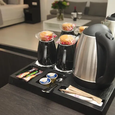 Otel International